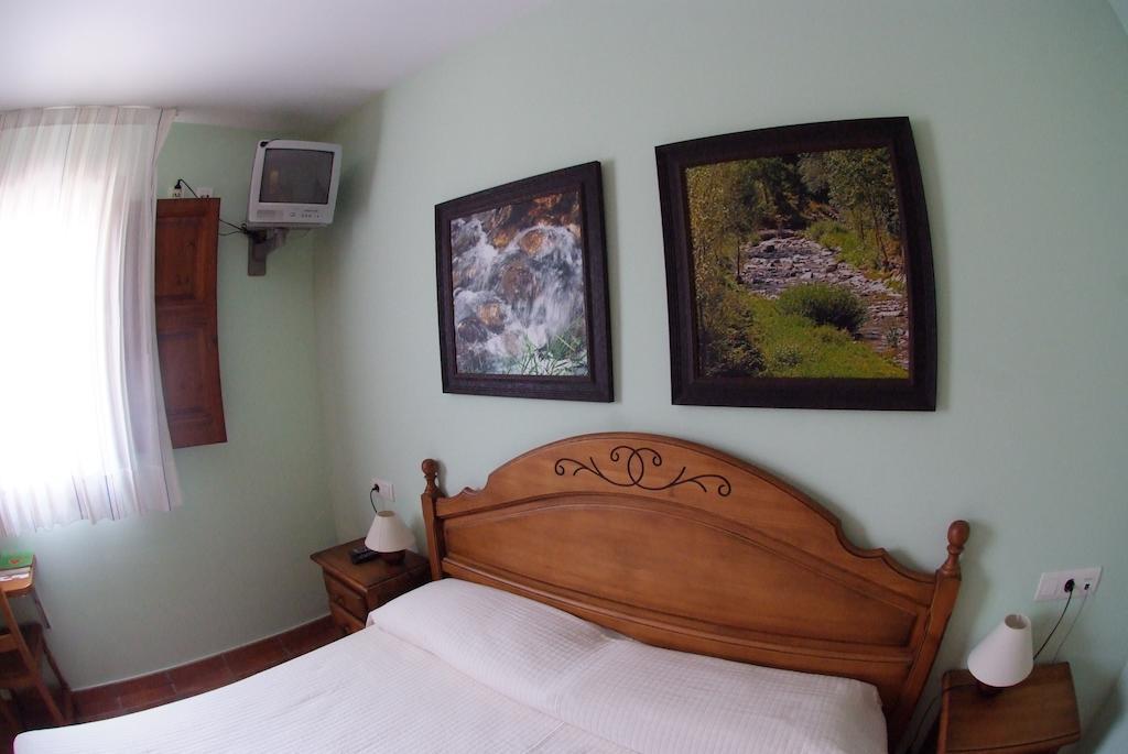 גווארדיולה דה ברגדה Hotel Casa Duaner חדר תמונה