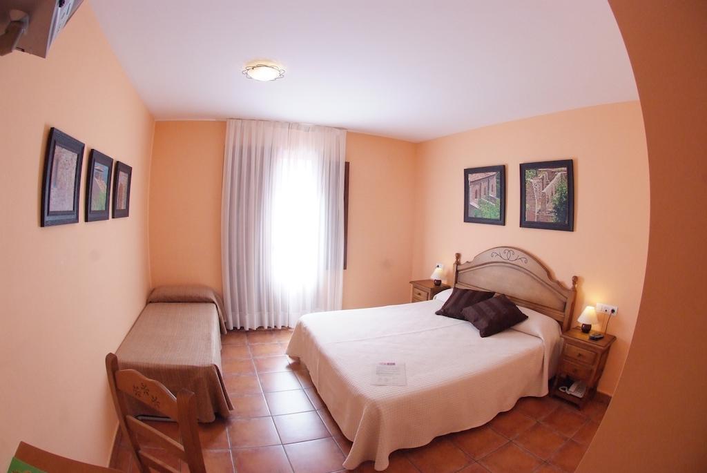 גווארדיולה דה ברגדה Hotel Casa Duaner חדר תמונה