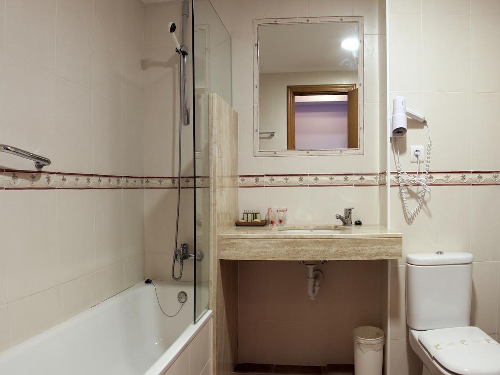 גווארדיולה דה ברגדה Hotel Casa Duaner חדר תמונה