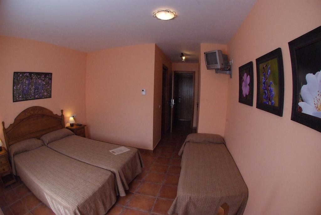 גווארדיולה דה ברגדה Hotel Casa Duaner חדר תמונה