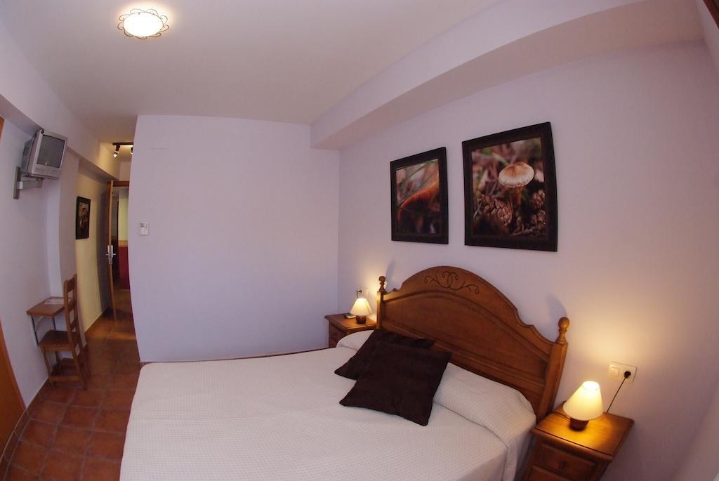 גווארדיולה דה ברגדה Hotel Casa Duaner חדר תמונה